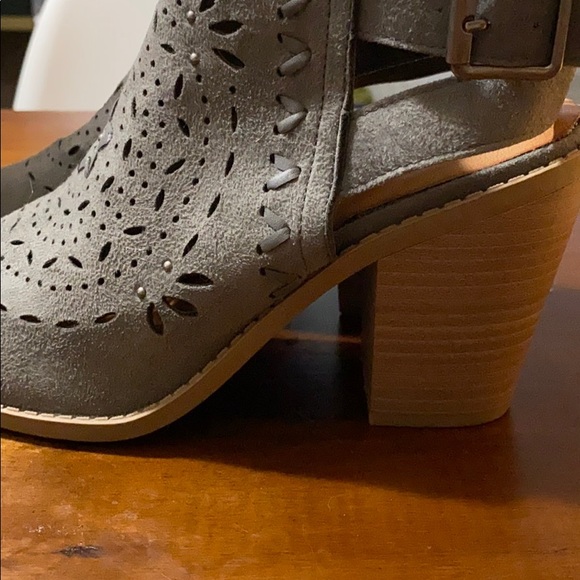 Booties - Picture 4 of 5